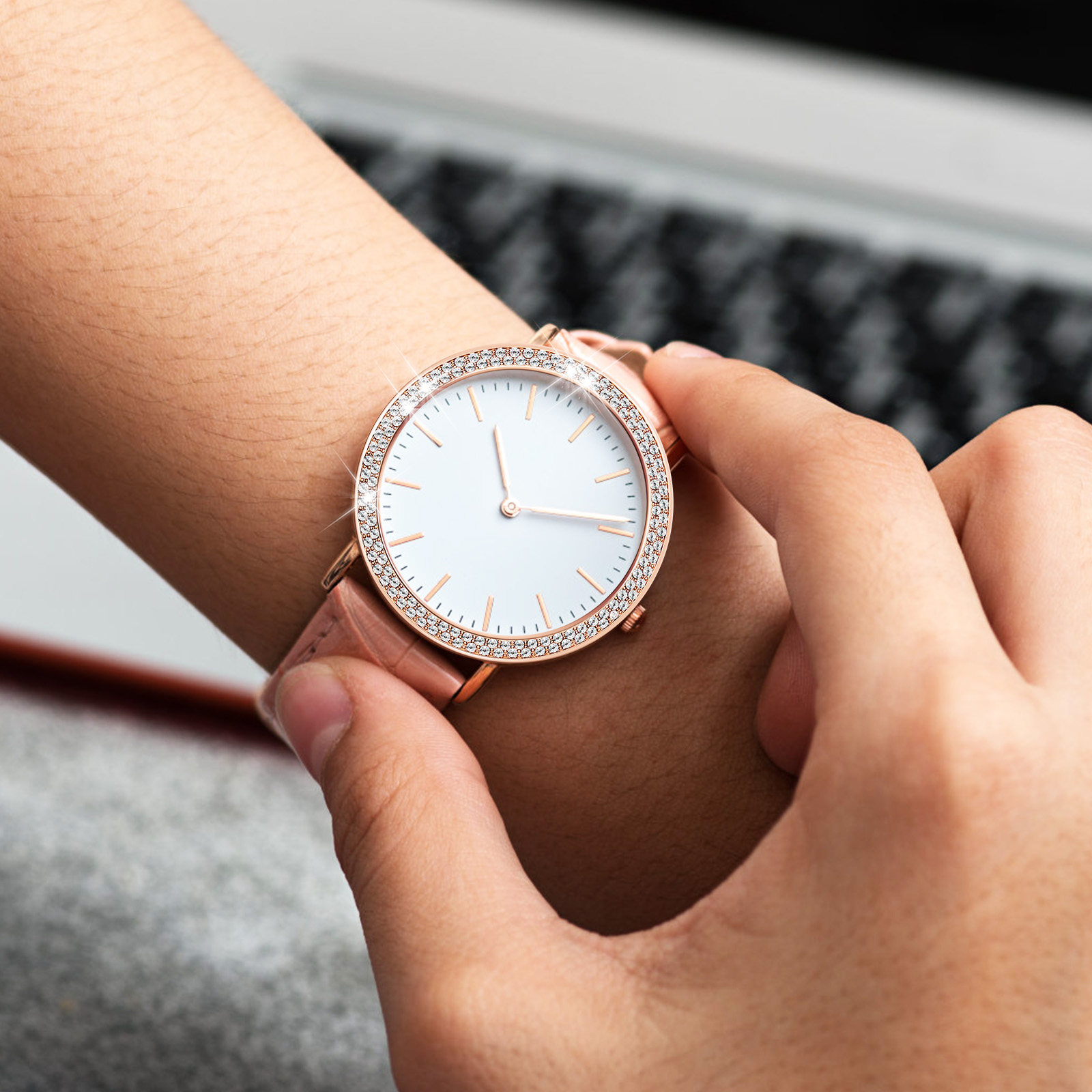 Horlogekast met strasssteentje - Smartwatch Case recensie en prijs
